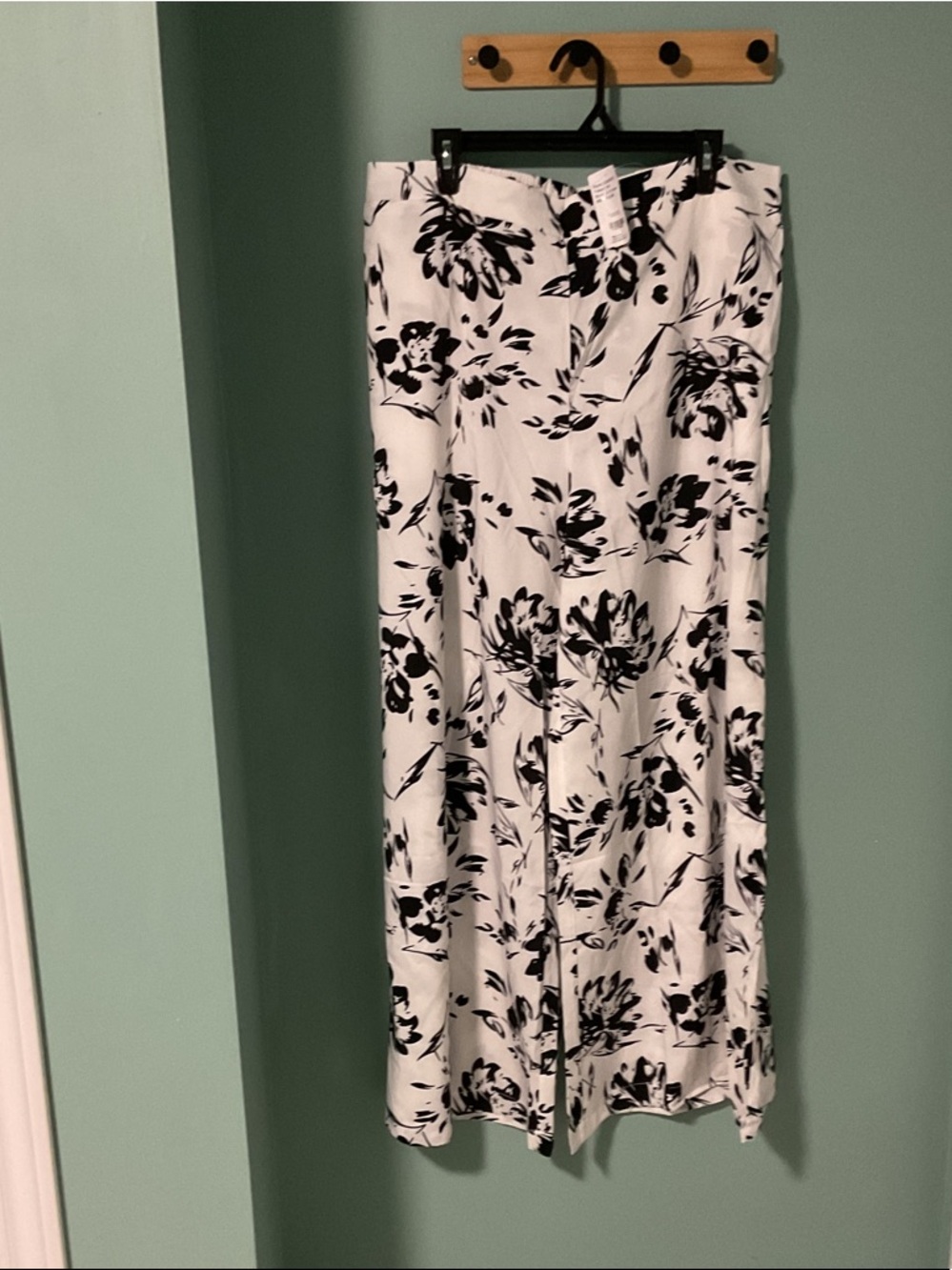 Simple White Wide-Leg Pants with Black Floral Print